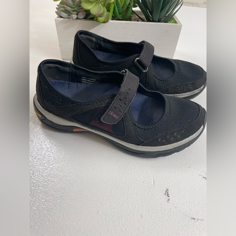 Abeo Women's Black Mary Jane Shoes